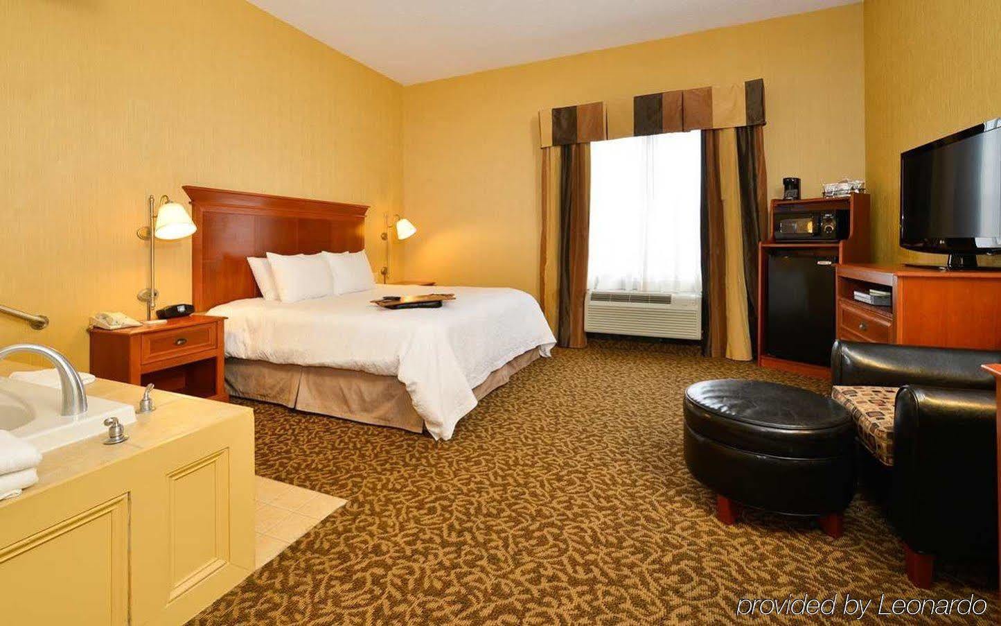 Hampton Inn Utica Exteriér fotografie